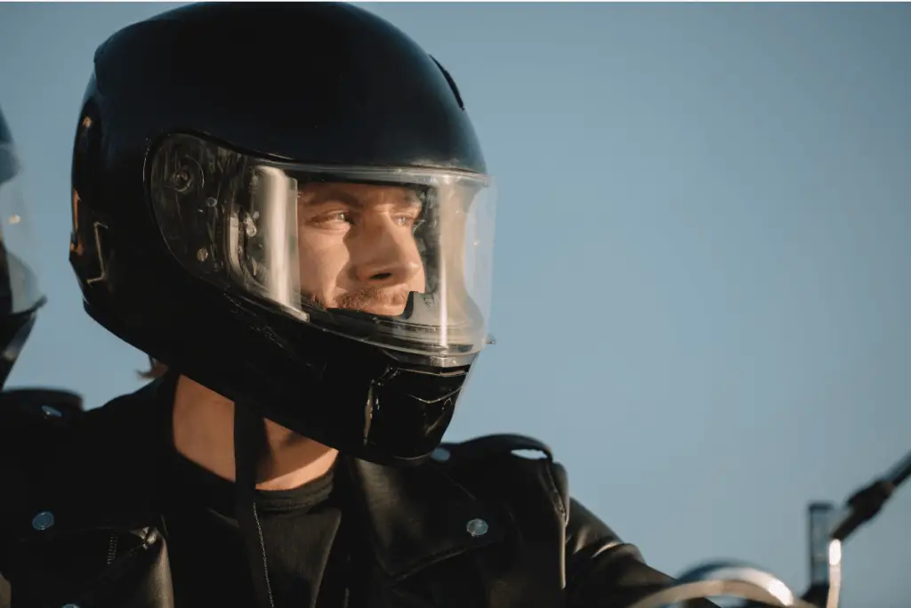 Motorcycle full-face helmet