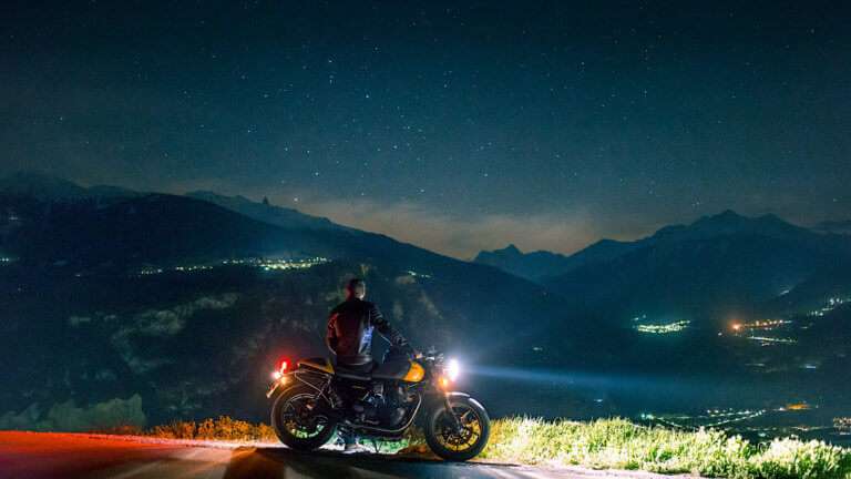 Complete Guide To The Best Long Distance Motorcycle Riding Gear