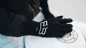 6 Signs Your Motorcycle Gloves Are Too Small